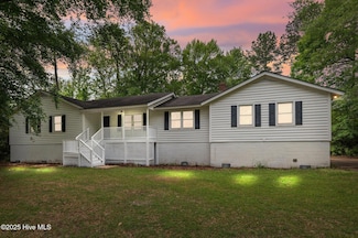 105 Country Place, Washington, NC 27889