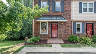 2705 N Center St Unit 76, Hickory, NC 28601