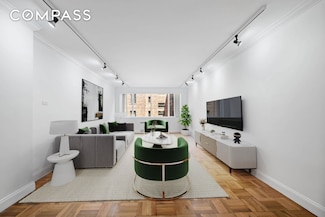 333 E 69th St Unit 3A, New York, NY 10021