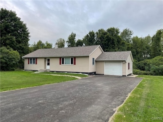 2909 Turnpike Rd, Auburn, NY 13021