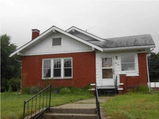 205 N Main St, Patoka, IN 47666