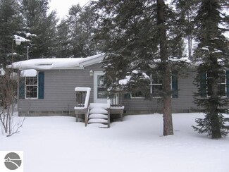 839 Chamber Ct, Saint Helen, MI 48656