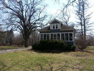 5 Cherrywood Ln, Riverwoods, IL 60015
