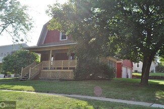 727 N East St, Carroll, IA 51401