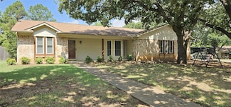6737 Bartay Dr, North Richland Hills, TX 76182