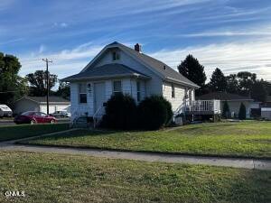 1121 N 12th St, Bismarck, ND 58501