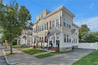 110 Brewster St, Pawtucket, RI 02860