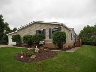 170 Rock Lake Dr, Zelienople, PA 16063