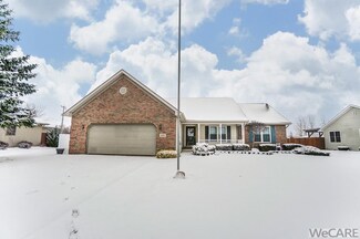 4698 Amaryllis St, Lima, OH 45807