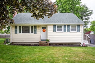 36 Pratt St, Brockton, MA 02302