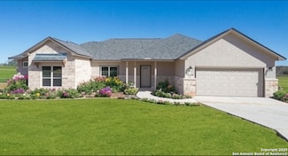 120 Grand View, Floresville, TX 78114