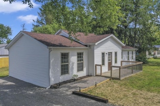 5170 Fairfield Beach Rd NE, Thornville, OH 43076