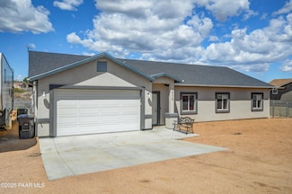 13778 S Bluebird Ln, Mayer, AZ 86333