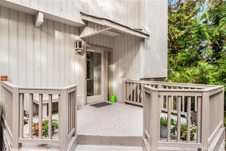 7240 SE 24th St, Mercer Island, WA 98040