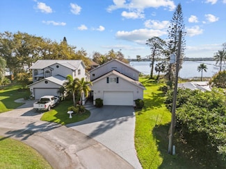720 Lake Jessie Dr, Winter Haven, FL 33881