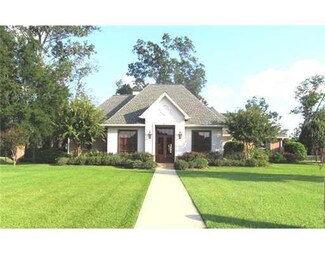 3837 Rue Left Bank, Alexandria, LA 71303