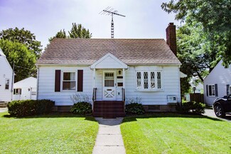 1515 Berkeley Dr, Lansing, MI 48910