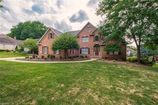 5251 Foxchase Ave NW, Canton, OH 44718