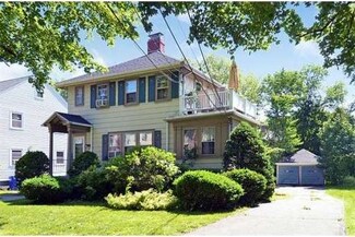 72 Cloverdale Rd, Newton Highlands, MA 02461