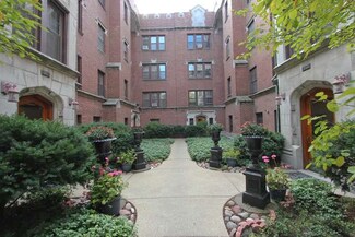 1111 Holly Ct Unit 116, Oak Park, IL 60301