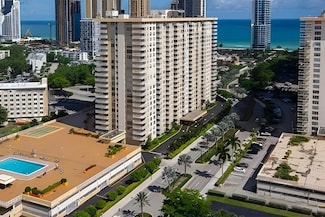 231 174th St Unit M18, Sunny Isles Beach, FL 33160