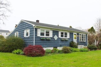 10 Mockingbird Ln, Westerly, RI 02891