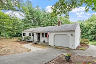 6 Ingalls Rd, Tyngsboro, MA 01879