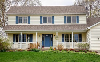104 Maple Cir, Waverly, IA 50677