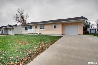 1212 Saint Charles Dr, Quincy, IL 62305