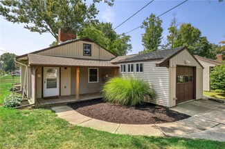289 Race St, Berea, OH 44017