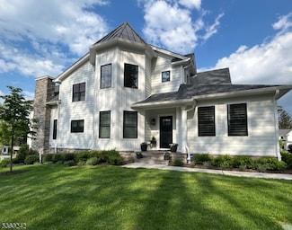 7 Park Dr W, Mountainside, NJ 07092