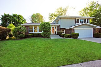 711 E Crabtree Dr, Arlington Heights, IL 60004