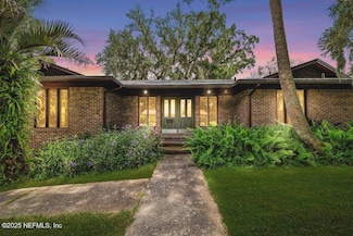 3809 Hermitage Rd E, Jacksonville, FL 32277