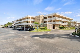 4915 Bay St NE Unit 324, Saint Petersburg, FL 33703