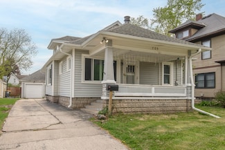 705 Beechwood Ave, Waukesha, WI 53186