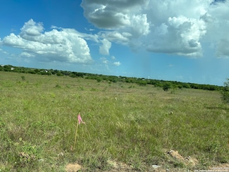 1098 Cr 329, Floresville, TX 78114