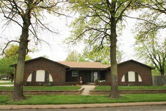 9900 W Briarwood Ave, Wichita, KS 67212