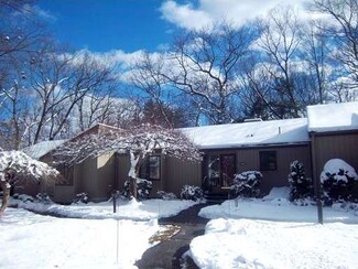342 Hemlock Cir, Lincoln, MA 01773