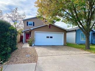 308 E 5th St, Bonham, TX 75418
