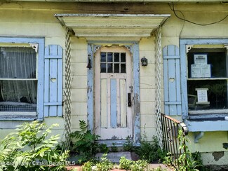 69 North Rd, Highland, NY 12528