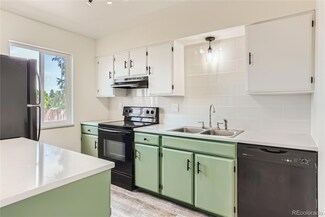 3825 S Monaco Pkwy Unit 121, Denver, CO 80237
