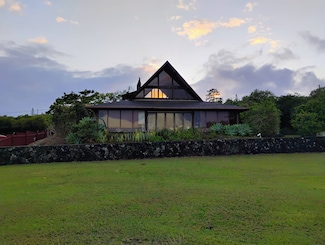 94-1790 Kaulua St, Naalehu, HI 96771