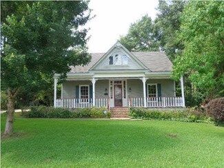 516 Lee Ave, Crystal Springs, MS 39059