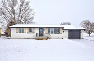 2106 E 2nd Ave, Indianola, IA 50125