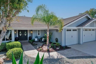 1055 Olive Crest Dr, Encinitas, CA 92024
