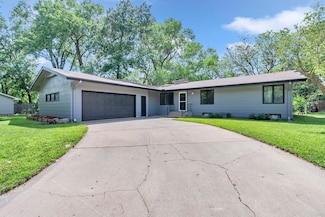 3 Jasper Ct, North Newton, KS 67117