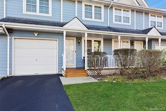 106 Northwood Blvd, Central Islip, NY 11722