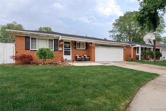 32862 Exeter Dr, Warren, MI 48092
