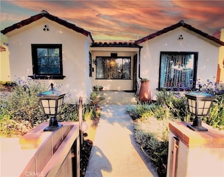 2427 Pine Ave, Long Beach, CA 90806