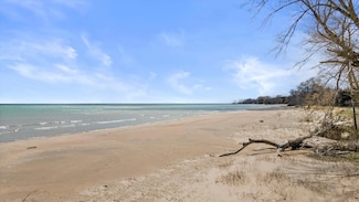 6296 Homestead Dr, Belgium, WI 53004